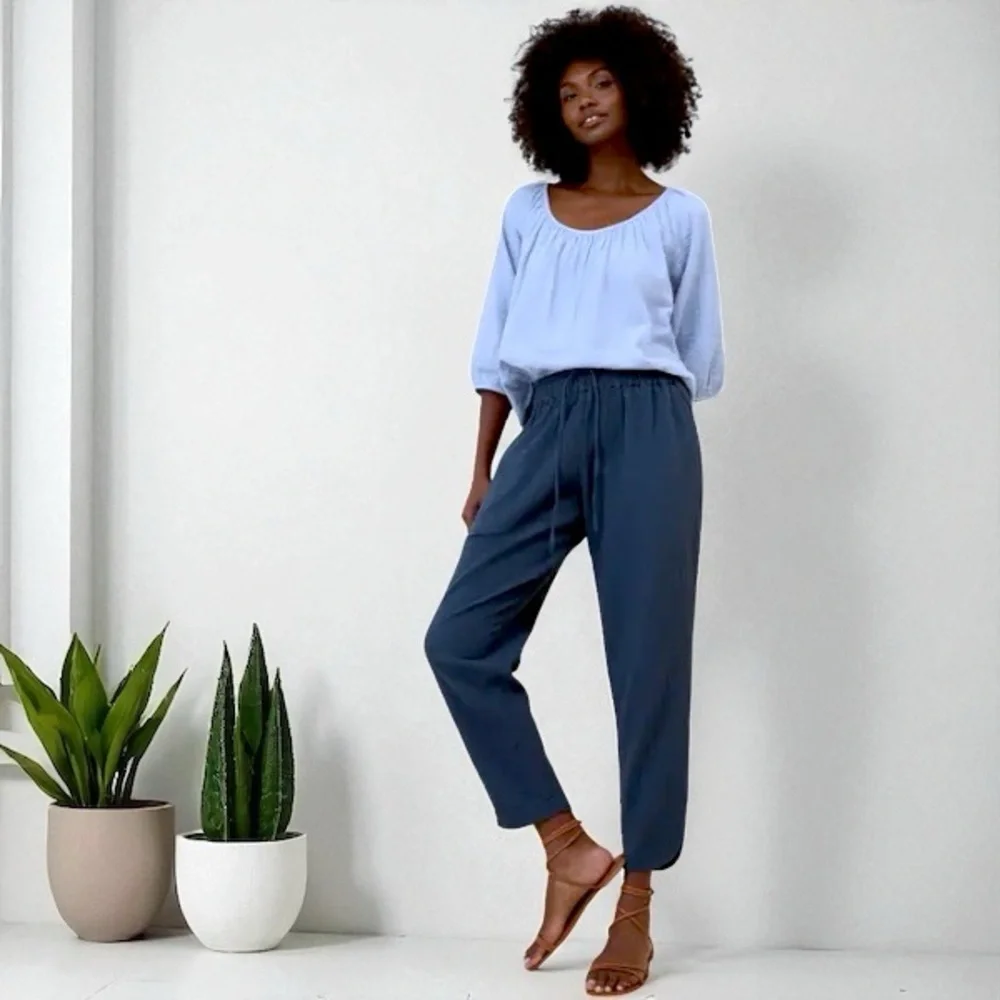 Universal Threads Women's Tapered Ankle Pull-On Joggers - Picture 3 of 16